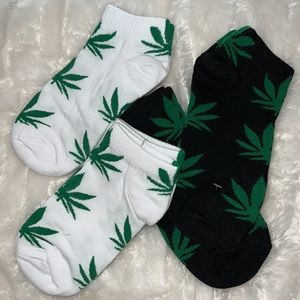 New unisex cannabis pattern socks. 4 pairs, ankle length,Very soft,great quality